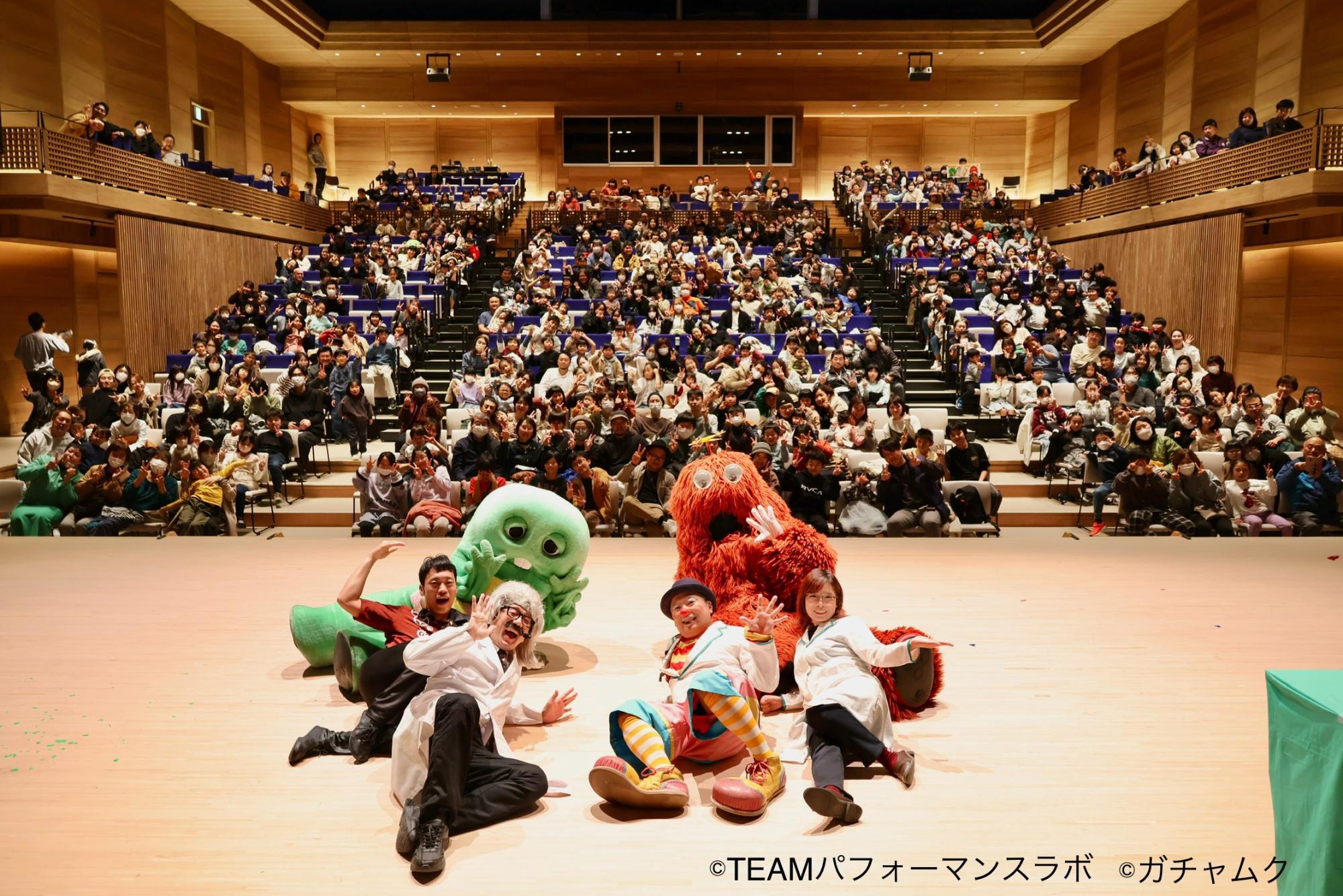 公演後にお客さんとパシャリ