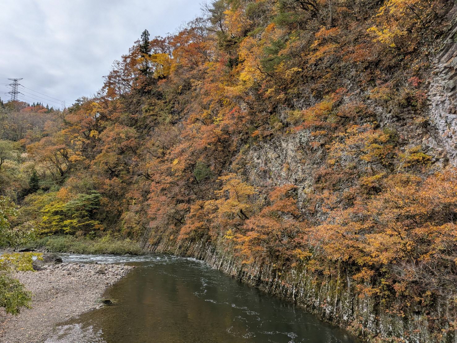 衣岩の紅葉写真