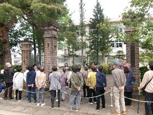 新潟県立村松高等学校（旧新潟県立工業学校）正門