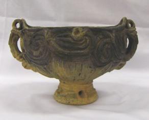 大蔵遺跡から出土した栄光杯と名付けられた土器の写真